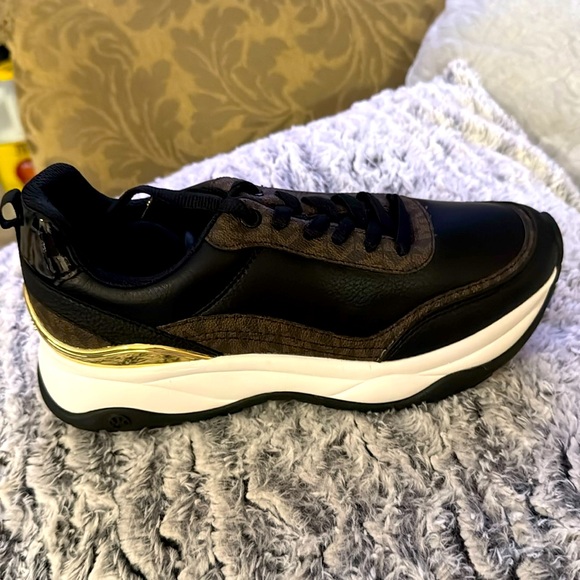 Size 8 Michael Kors Leo Lace Up Trainer Sneakers - Picture 1 of 6